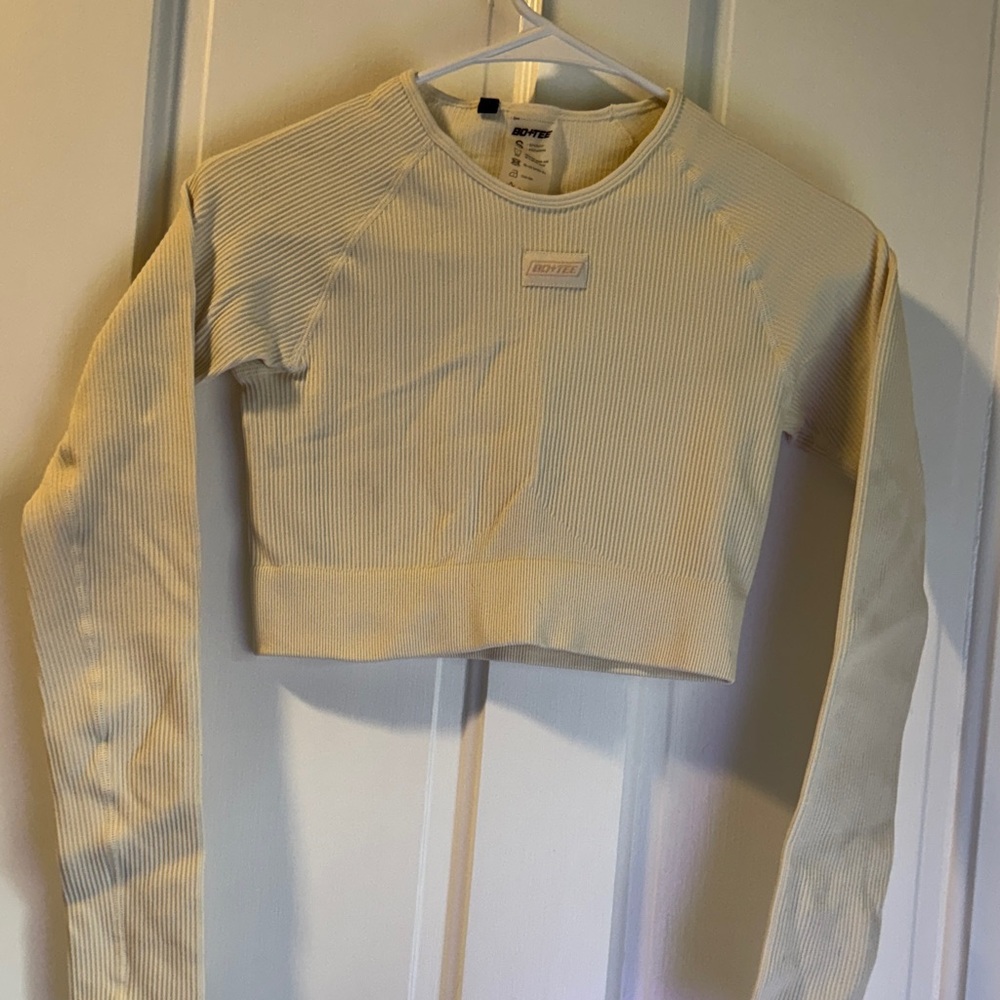 Bo+Tee Seamless Ribbed Cropped Long Sleeve Top - Cream